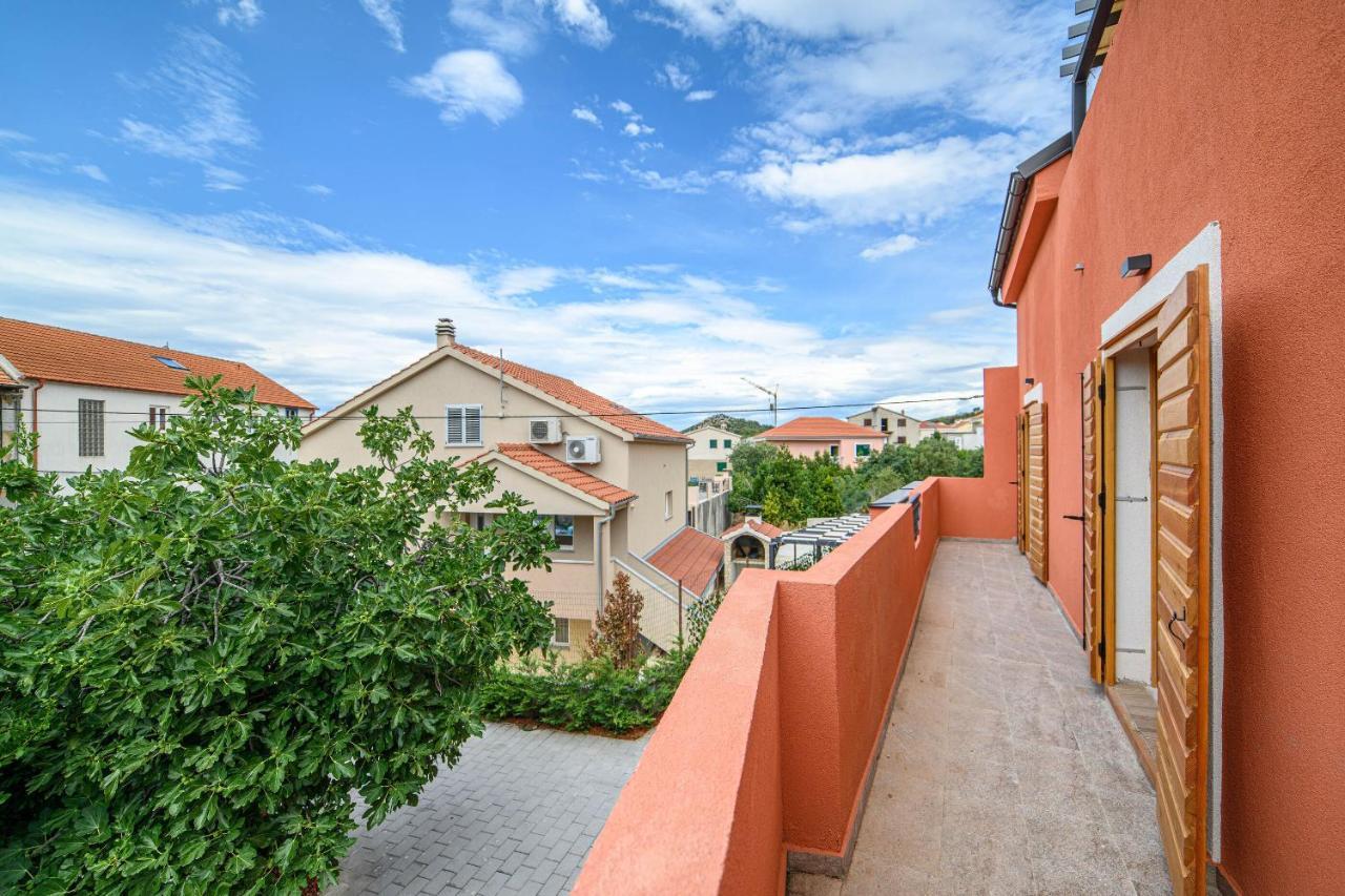 Apartments Orsula Near Old Town شيبينيك المظهر الخارجي الصورة